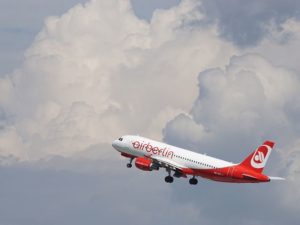 Безопасное путешествие: секреты успешных полетов и победы над страхом besplatnye-foto-samolet18.jpg